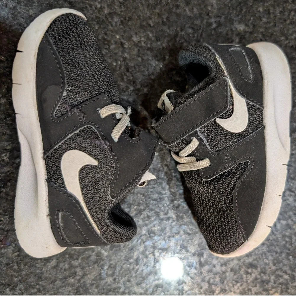 Nike md runner